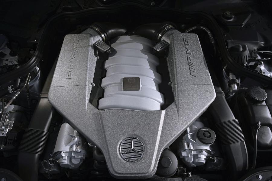  Mercedes-Benz E63 AMG 2007 года  (фото 18 из 25)